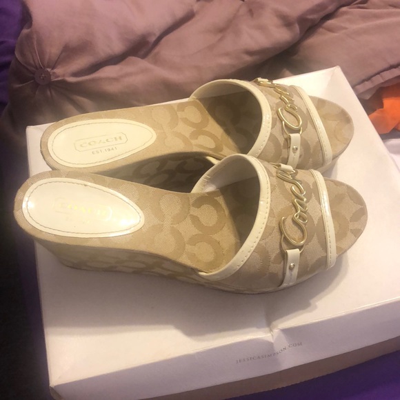 Selling - Picture 4 of 4